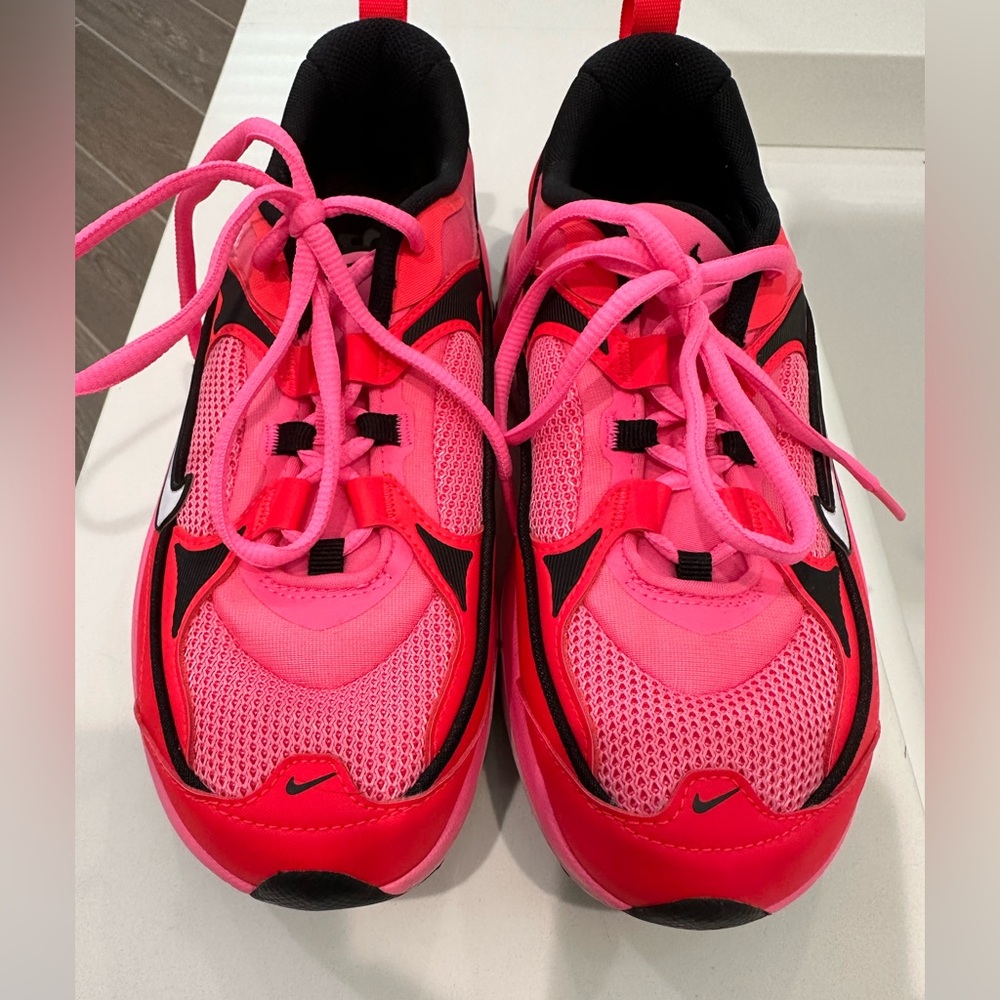 New Nike Air Max Bliss NN Sneaker